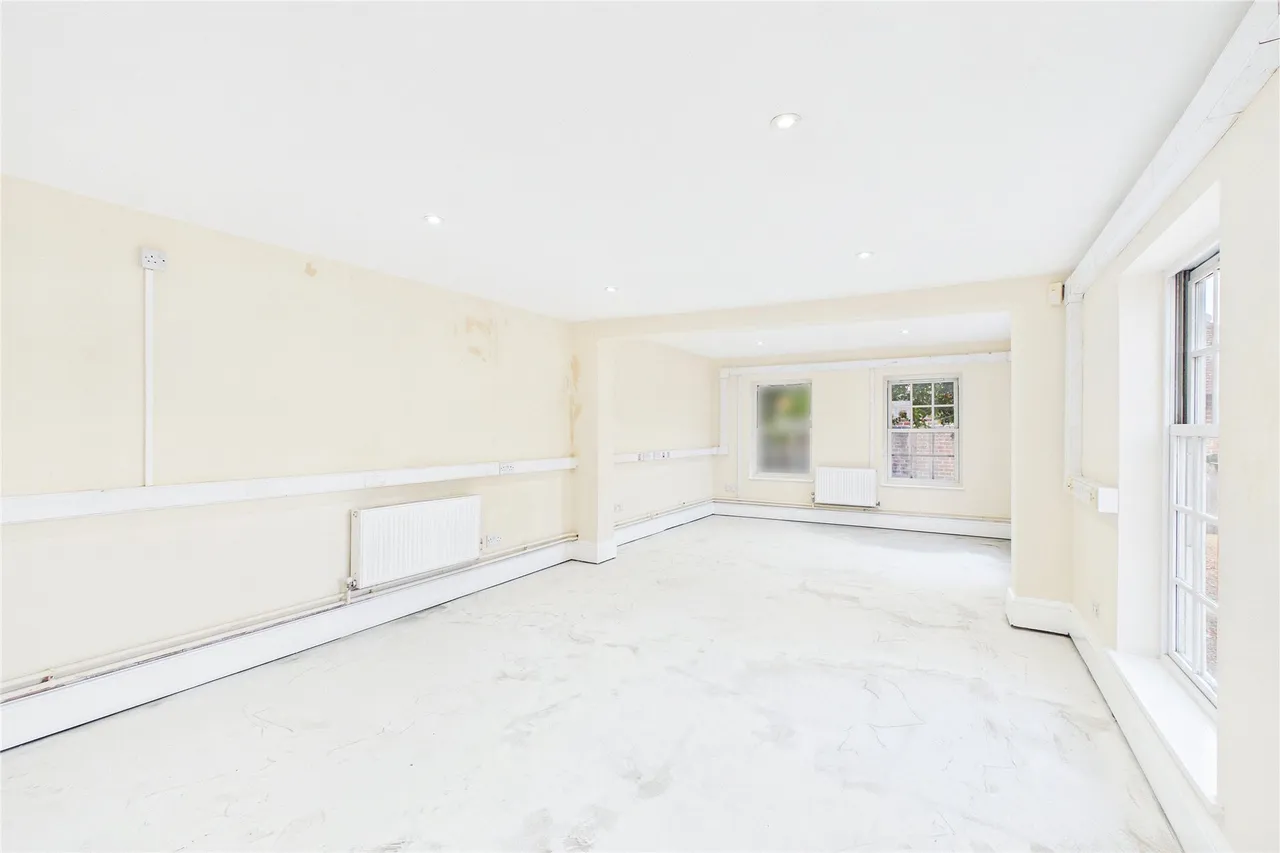 High Street, Horsell, GU21, photo 7