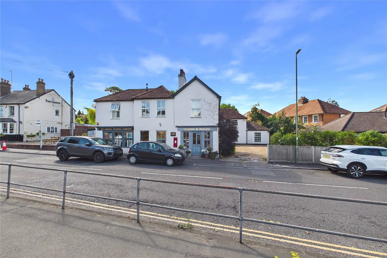 High Street, Horsell, GU21, photo 2