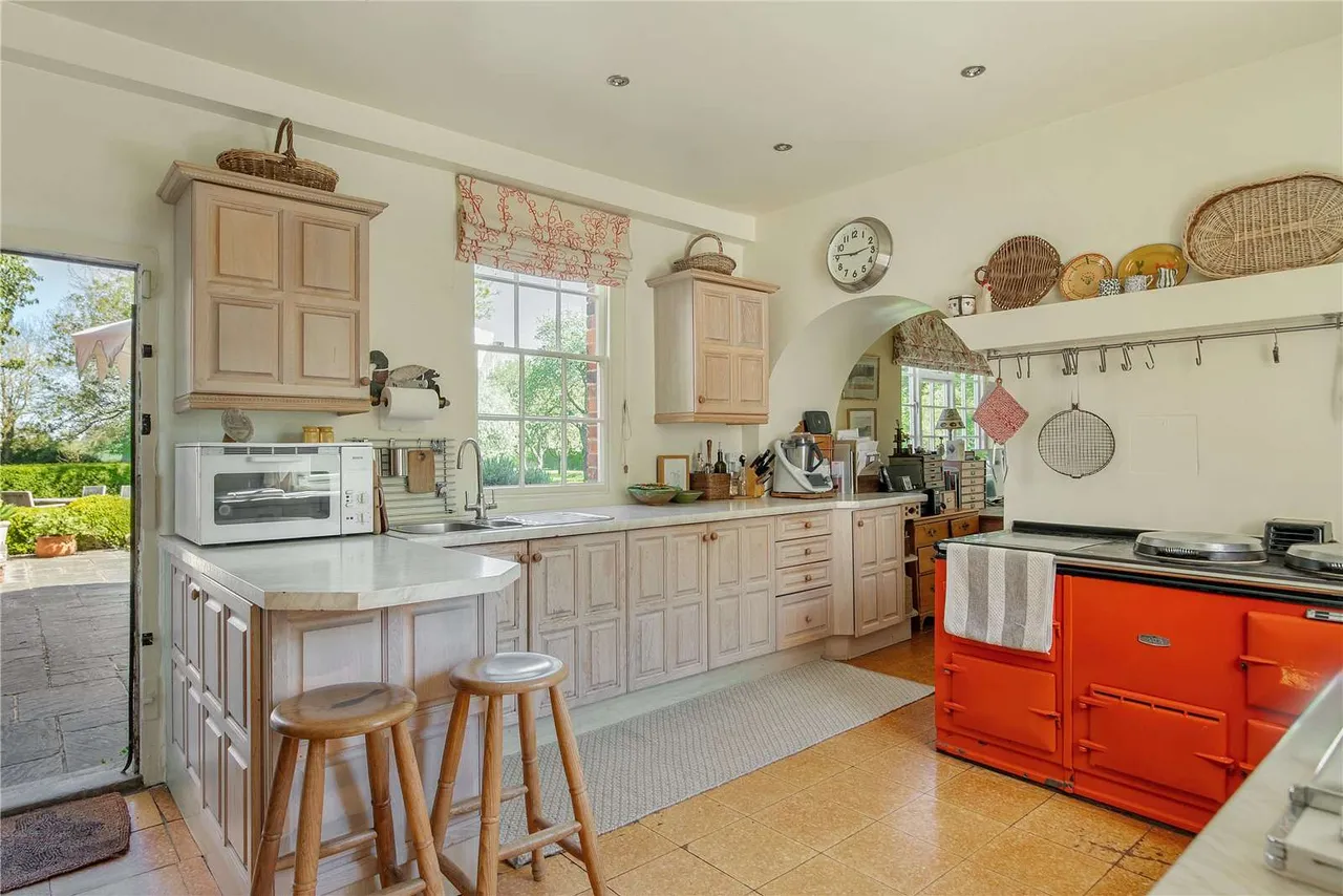 Brickhouse End, Berden, Bishop's Stortford, Hertfordshire, CM23 1AZ, photo 6