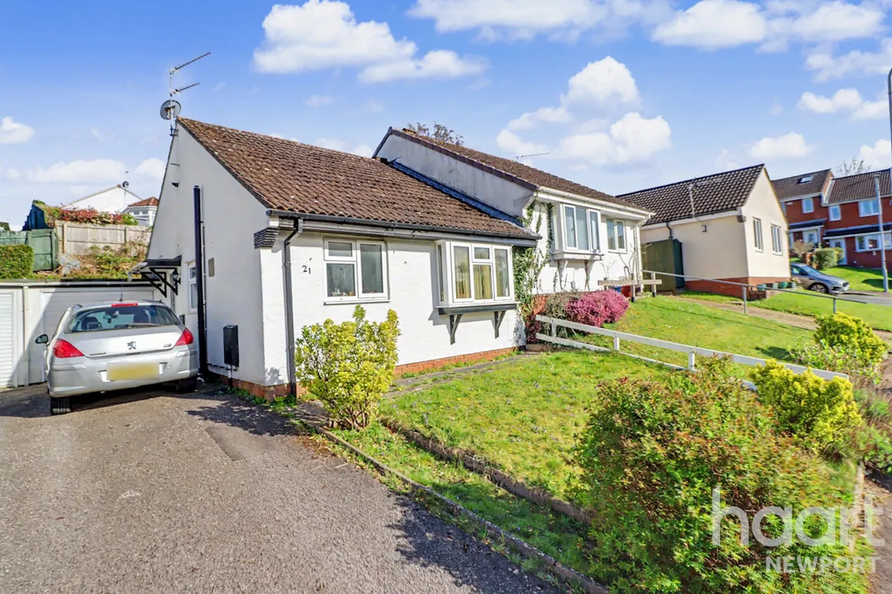 2 bed house for sale, Parkwood Drive, Newport, NP10