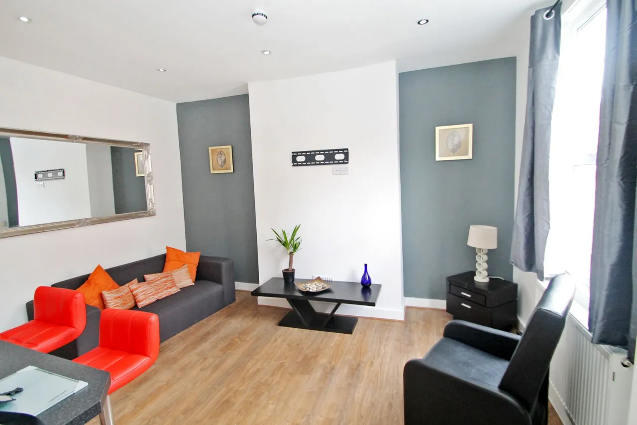 3 bed house to rent, Kings Avenue, Hyde Park, LS6