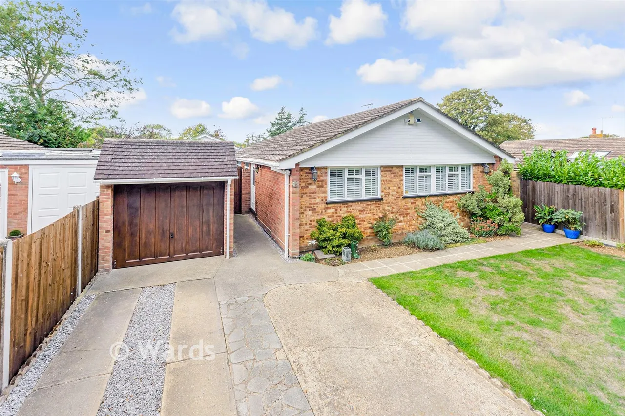 3 bed house for sale, Nurstead Avenue, Longfield, DA3
