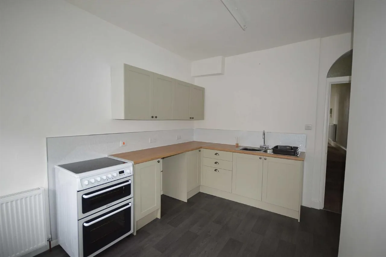 22 Esplanade, Scarborough, North Yorkshire YO11 2AQ, photo 4