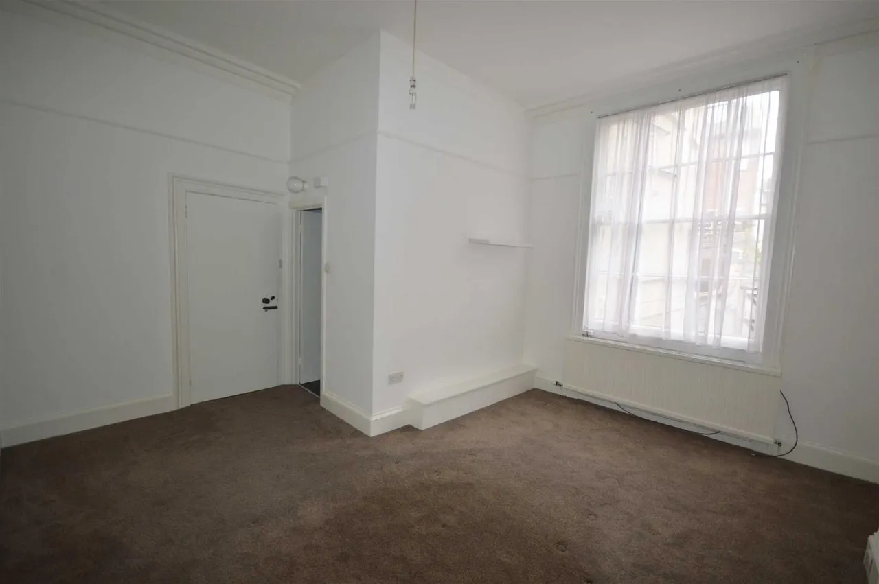 22 Esplanade, Scarborough, North Yorkshire YO11 2AQ, photo 5