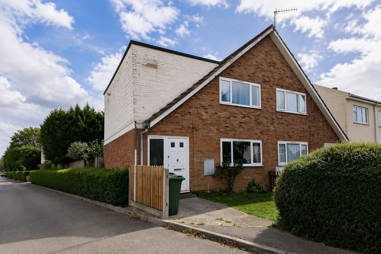2 bed house for sale — Abbey Fields, Faversham