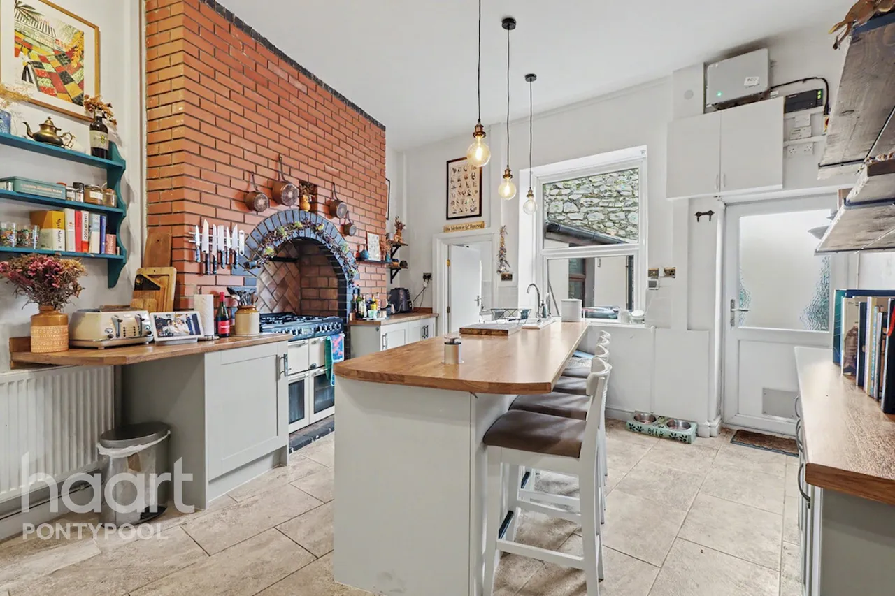 Pentrepiod Road, Pontypool, NP4, photo 8