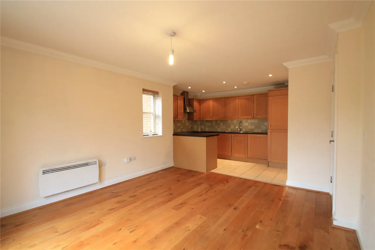 506 Reading Road, Winnersh, Berkshire, RG41 5EX, photo 2