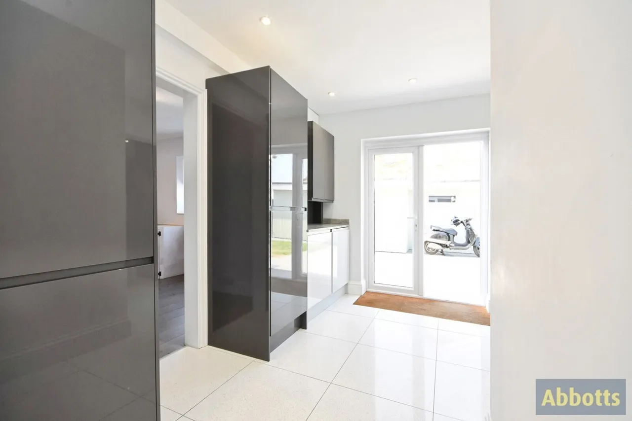 Warwick Road, RAYLEIGH, Essex, SS6, photo 7