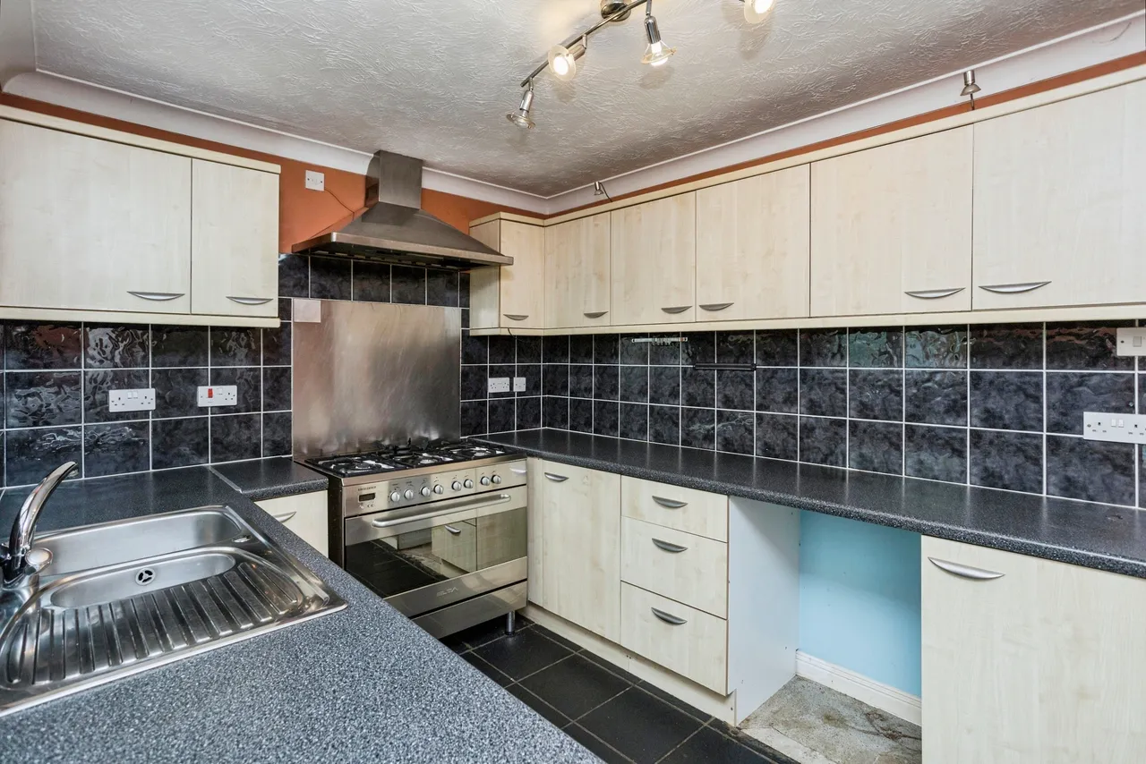 Primrose Close, Burgess Hill, photo 5