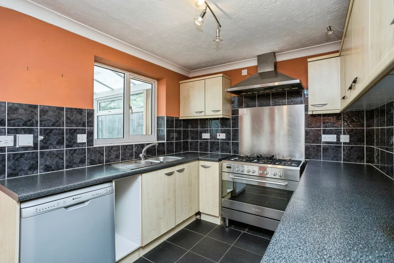 Primrose Close, Burgess Hill, photo 7