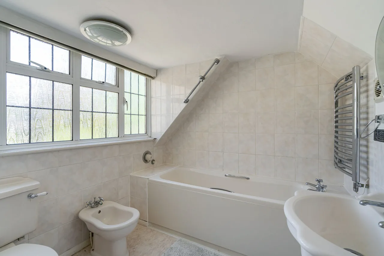Woodstock, West Clandon, GU4, photo 11