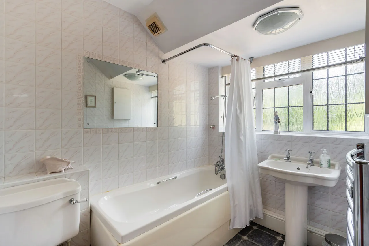 Woodstock, West Clandon, GU4, photo 12