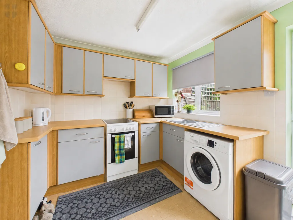 Willow Road, Aylesbury, HP19 9PX, photo 4