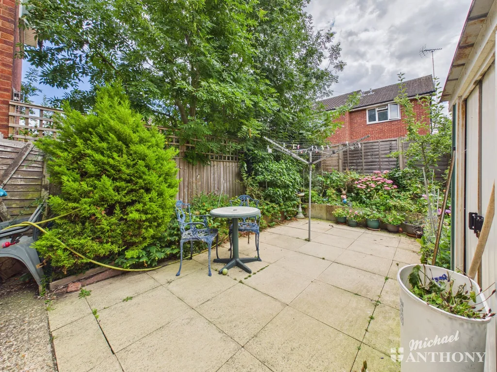Willow Road, Aylesbury, HP19 9PX, photo 3