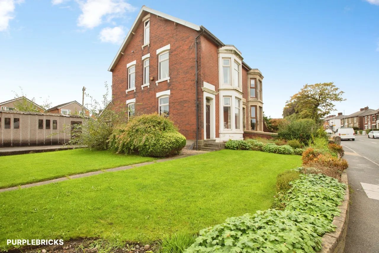 3 bed house for sale, Preston Old Road, Blackburn, BB2