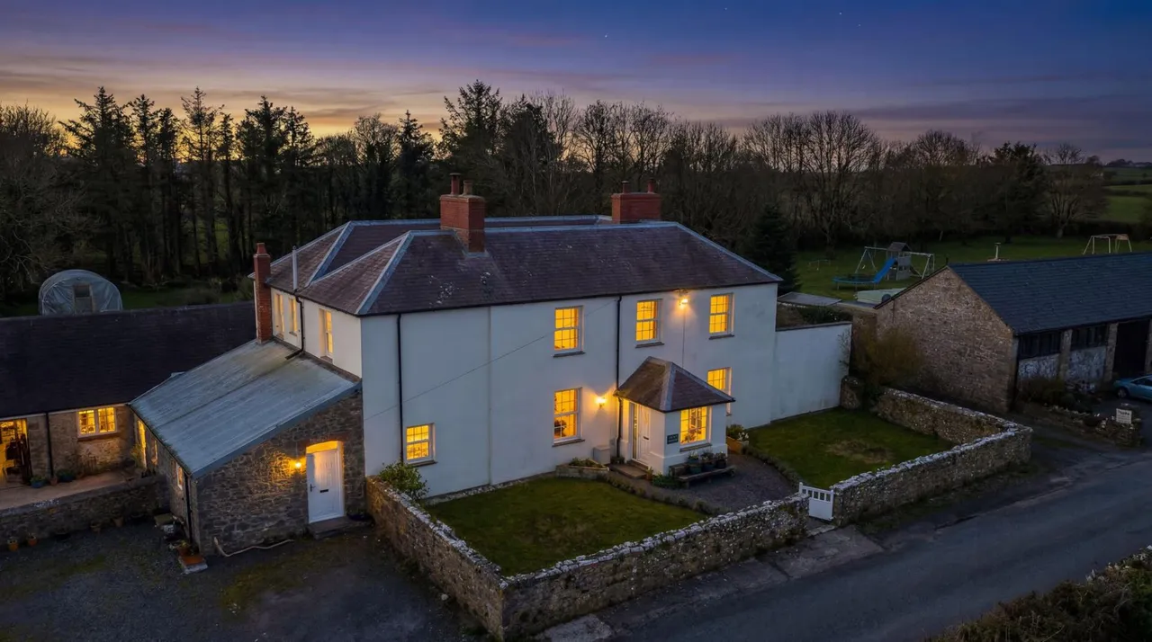 7 bed house for sale, Bosherston, Pembroke, SA71
