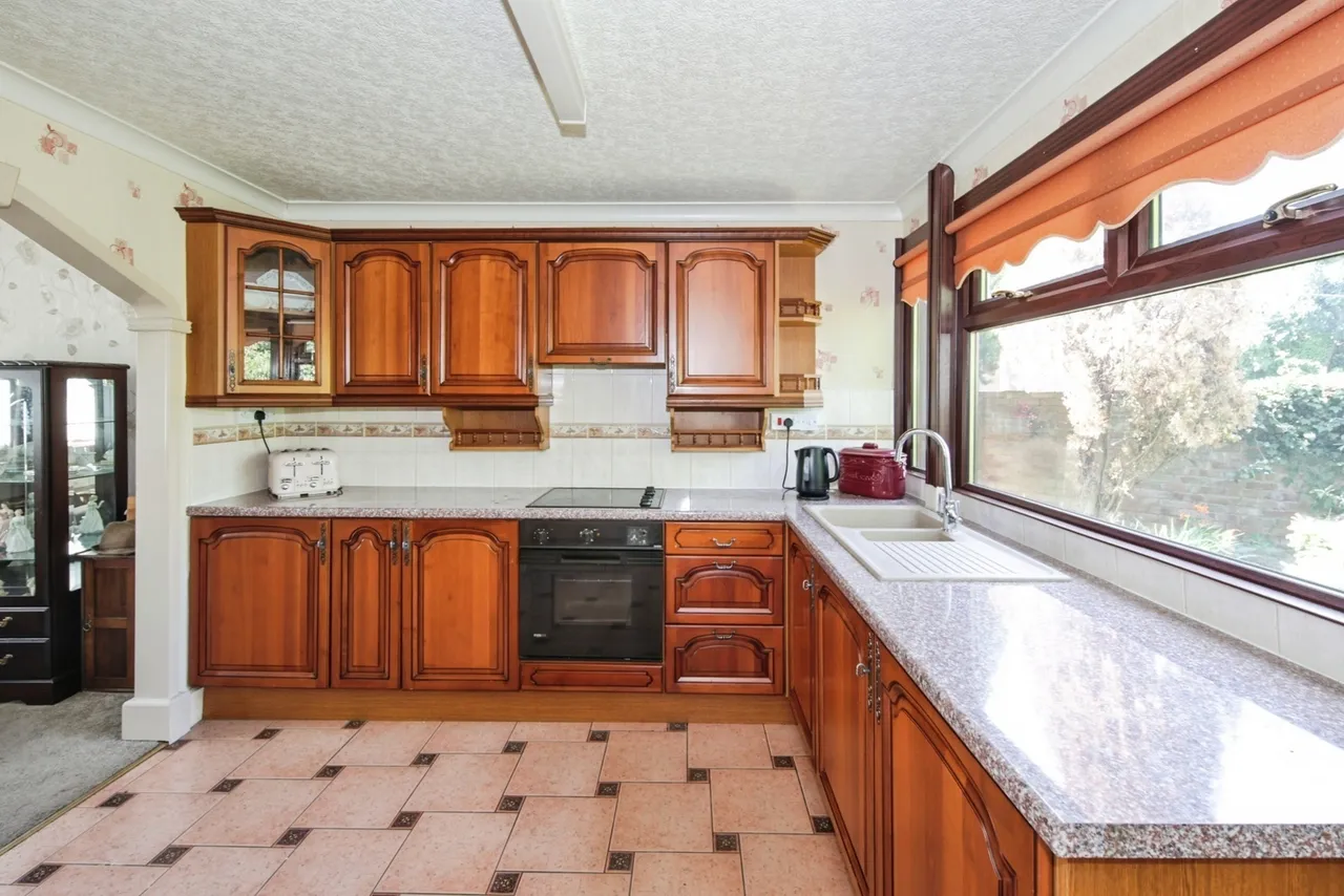 Delves Crescent, Atherstone, Warwickshire, CV9, photo 2