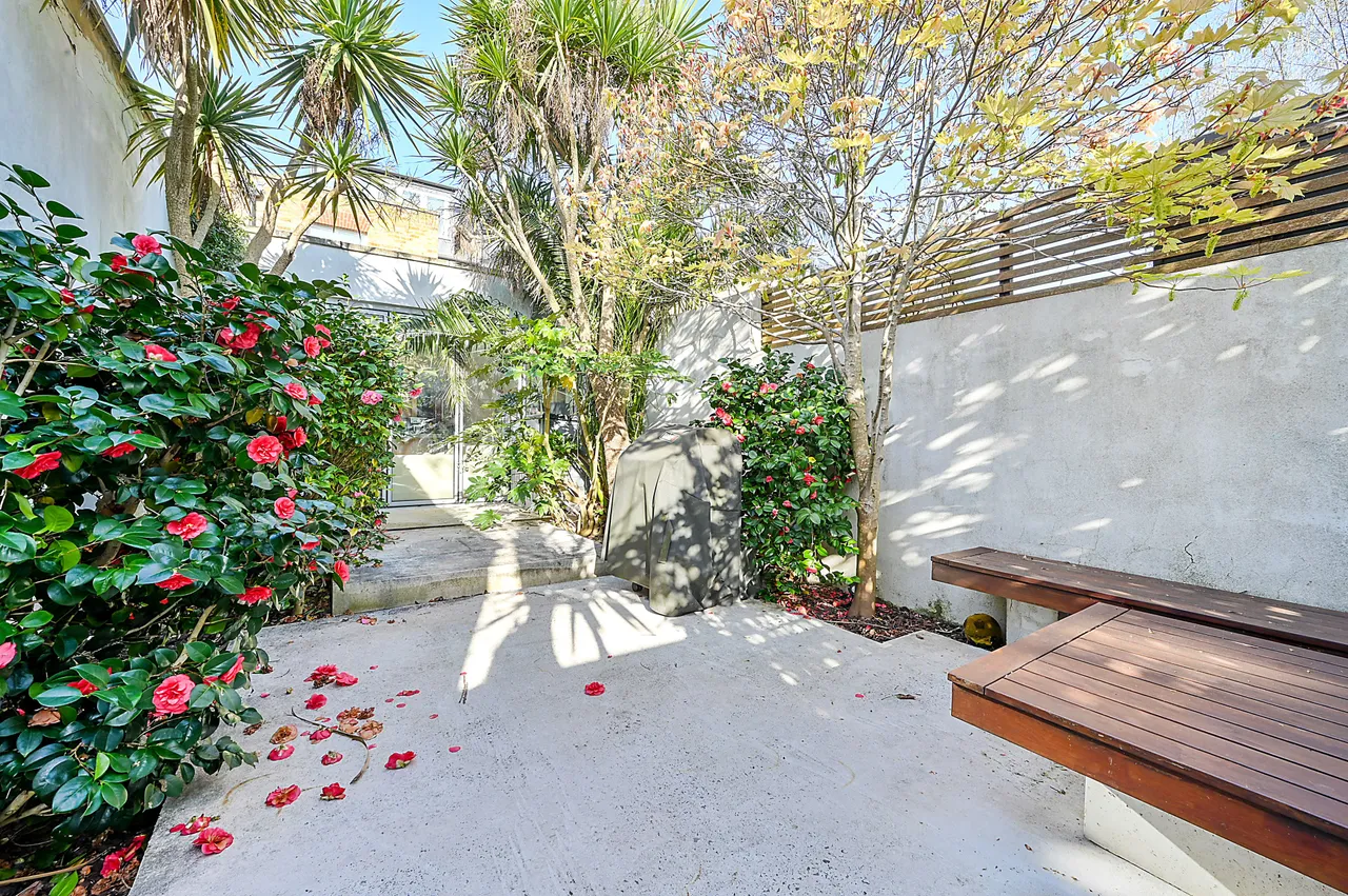 4 bed house for sale — 7 Windmill Road, London