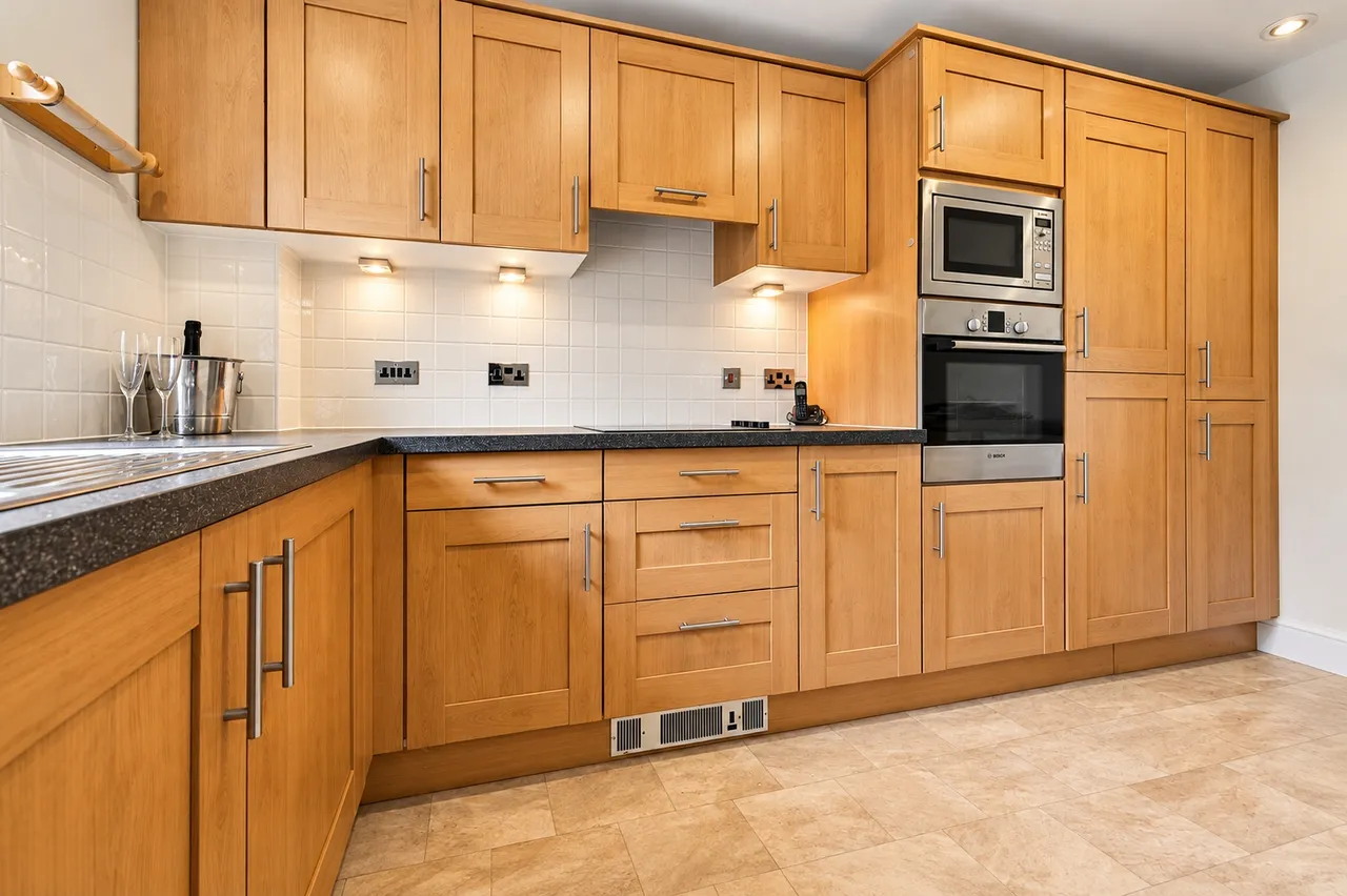 Ben Rhydding Drive, Ilkley, LS29, photo 4