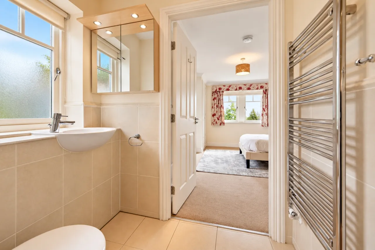 Ben Rhydding Drive, Ilkley, LS29, photo 8