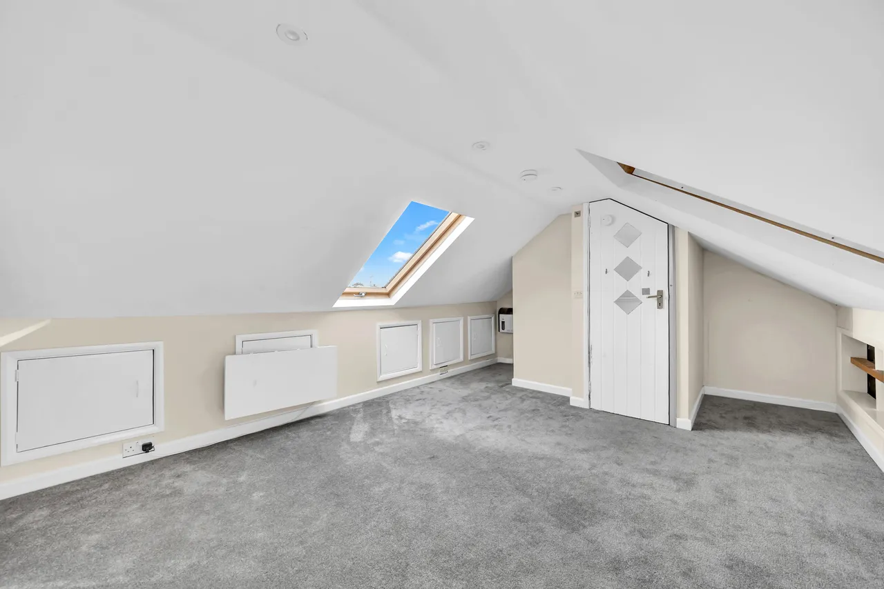 Notley Road, Bernside, CM7, photo 12