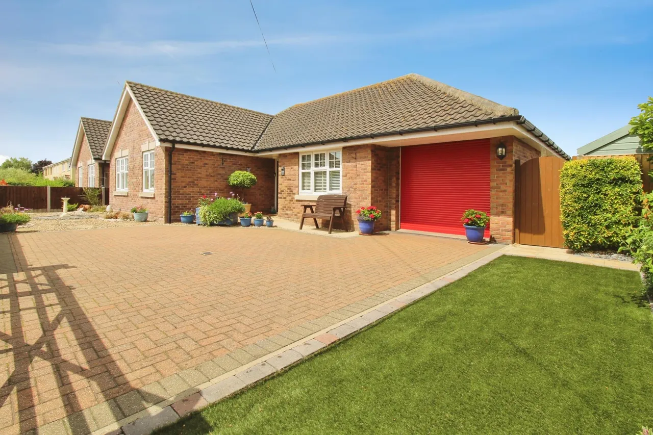 3 bed house for sale, Loddon Road, Bungay, NR35