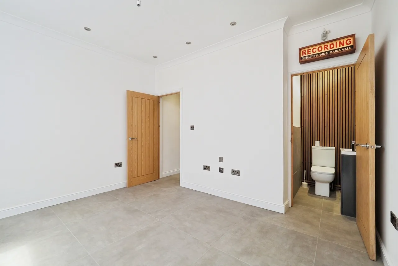 Collington Street, Beeston, Nottinghamshire, NG9, photo 21