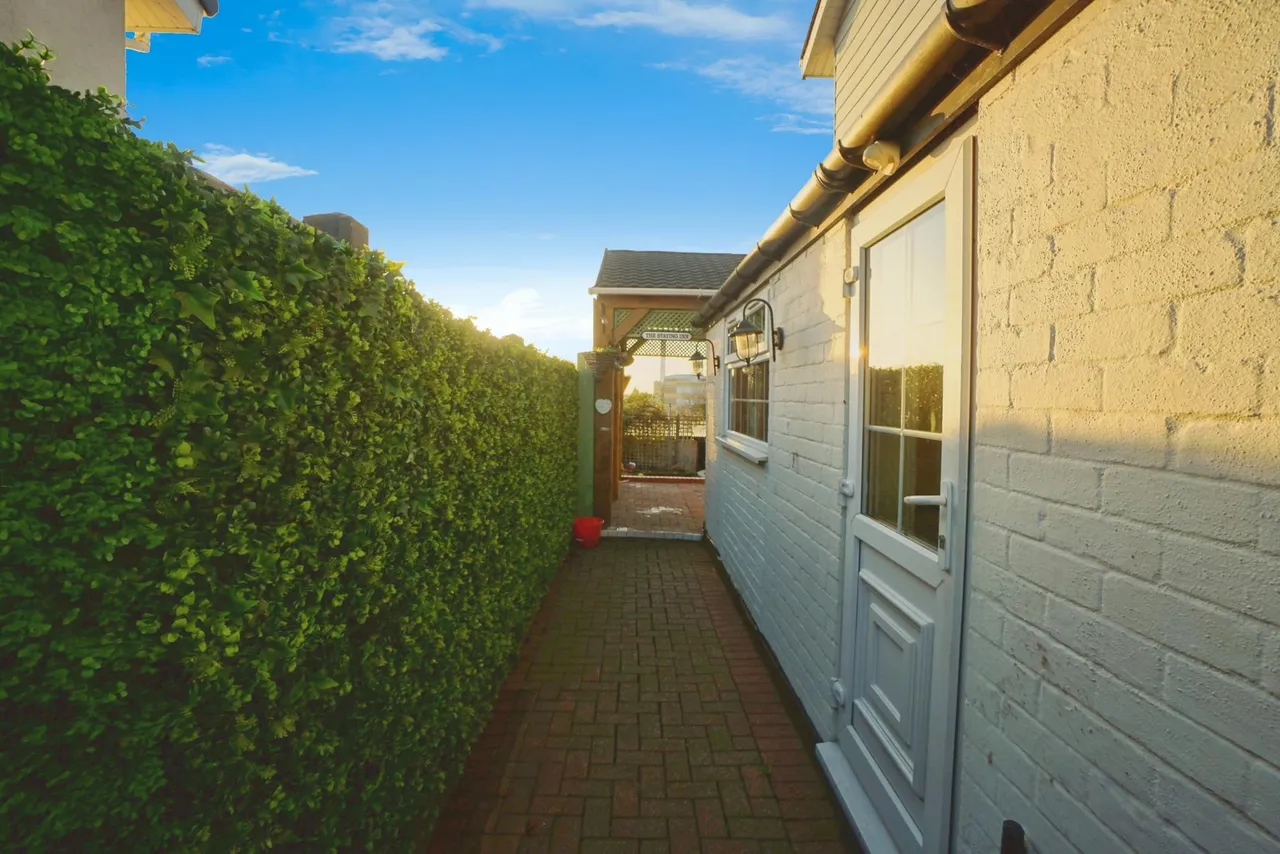 Summerfield Road, Buffery Park, DY2, photo 6