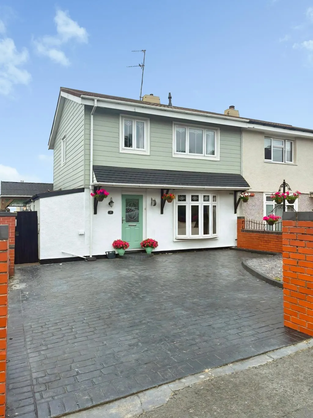 3 bed house for sale, Summerfield Road, Buffery Park, DY2