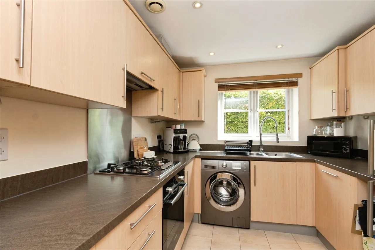 Wiltshire Crescent, Basingstoke, RG22, photo 4