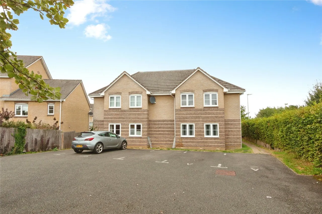 Wiltshire Crescent, Basingstoke, RG22, photo 9