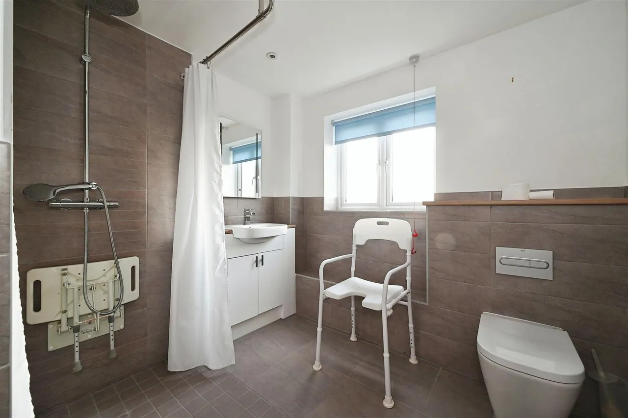 Reading Road, Henley-On-Thames, RG9, photo 6