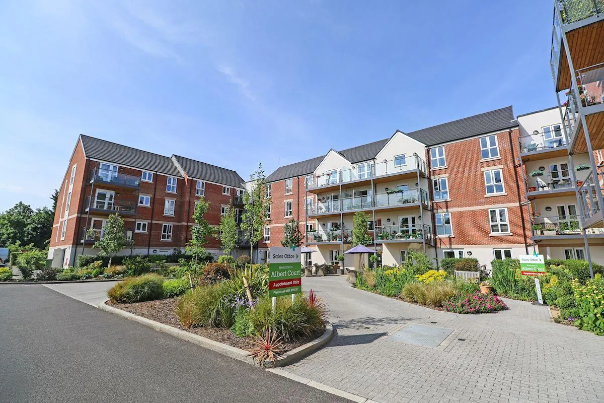 2 bed flat for sale, Reading Road, Henley-On-Thames, RG9