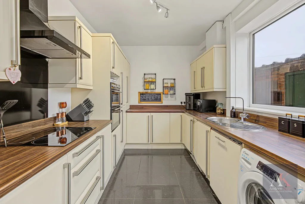 Oakcliffe Road, Rochdale, OL12, photo 3