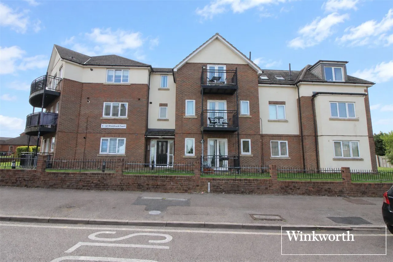 2 bed flat for sale, Croxdale Road, Borehamwood, WD6