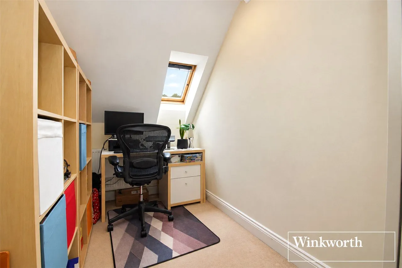 Croxdale Road, Borehamwood, WD6, photo 9