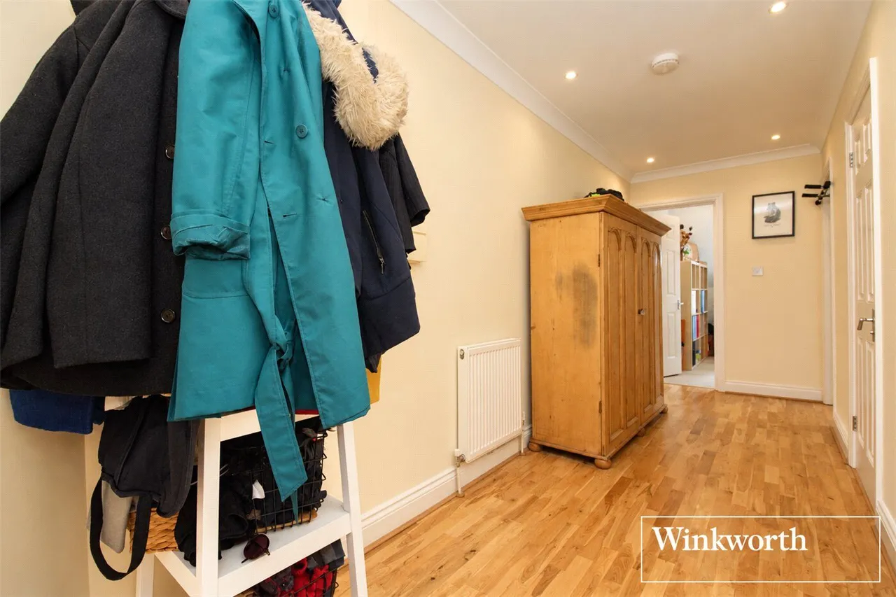 Croxdale Road, Borehamwood, WD6, photo 5