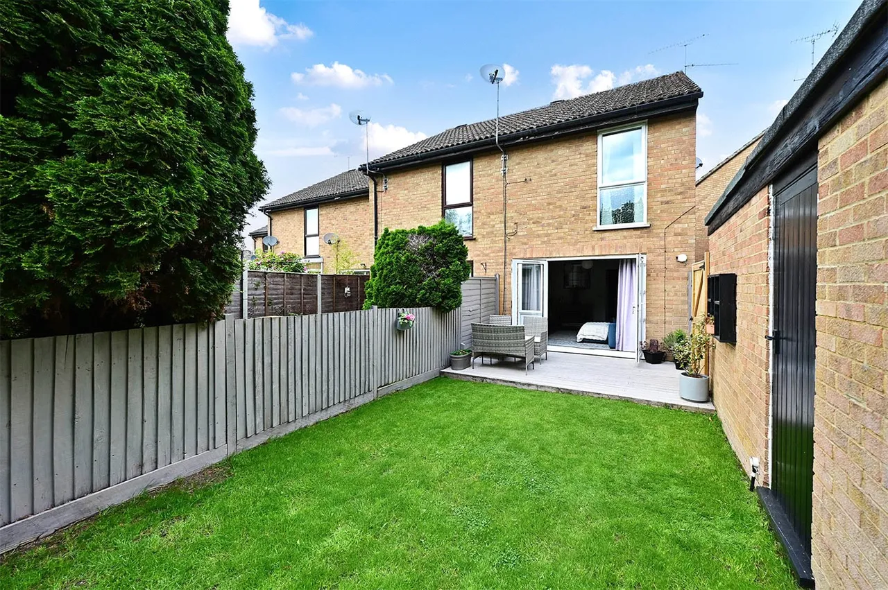 2 bed house for sale — Maple Close, Ash Vale, Guildford, Surrey, GU12 5JZ