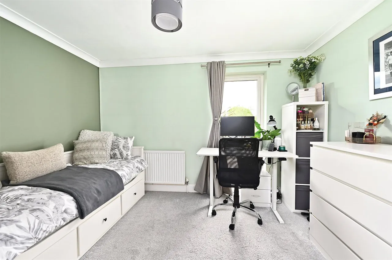 Maple Close, Ash Vale, Guildford, Surrey, GU12 5JZ, photo 11