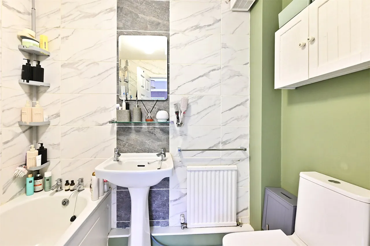 Maple Close, Ash Vale, Guildford, Surrey, GU12 5JZ, photo 10