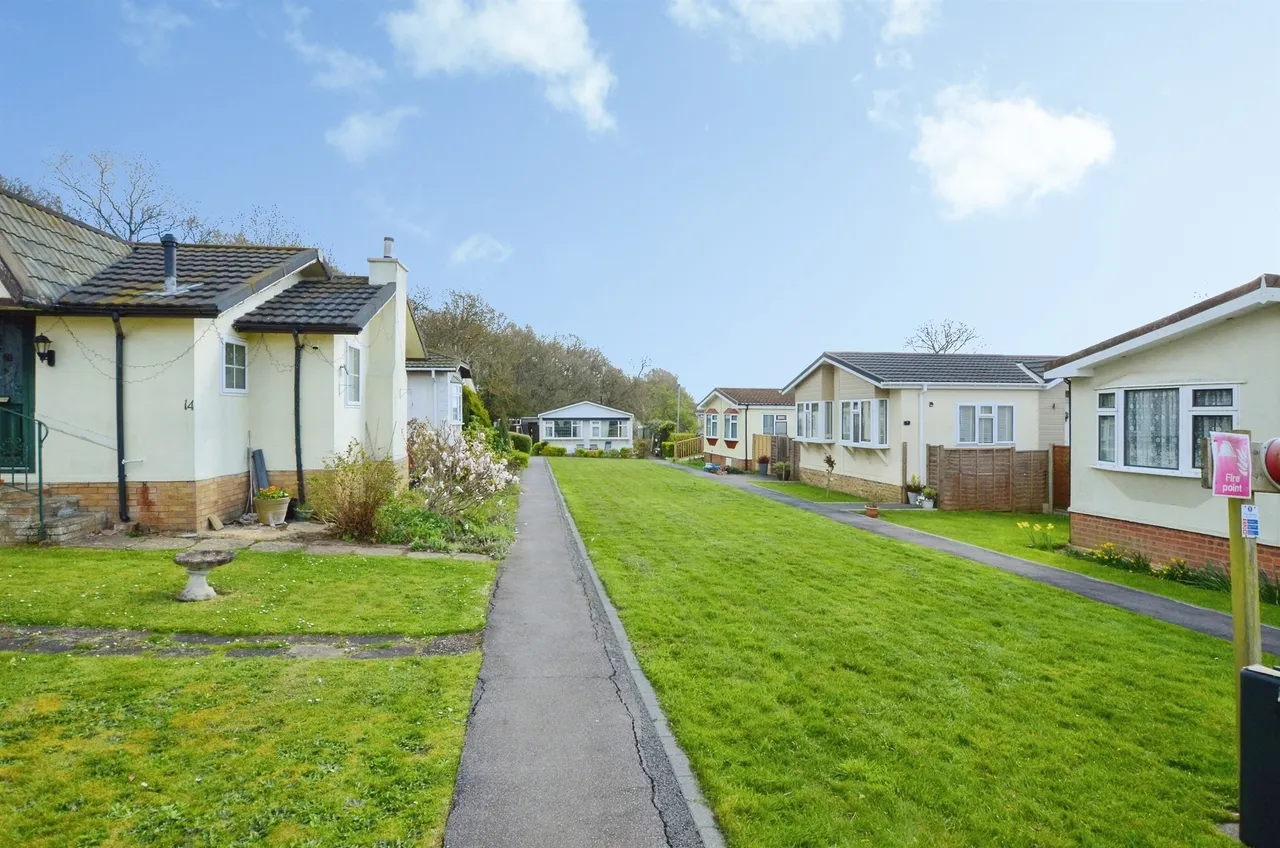 Bower Heath Lane, Harpenden, AL5, photo 19