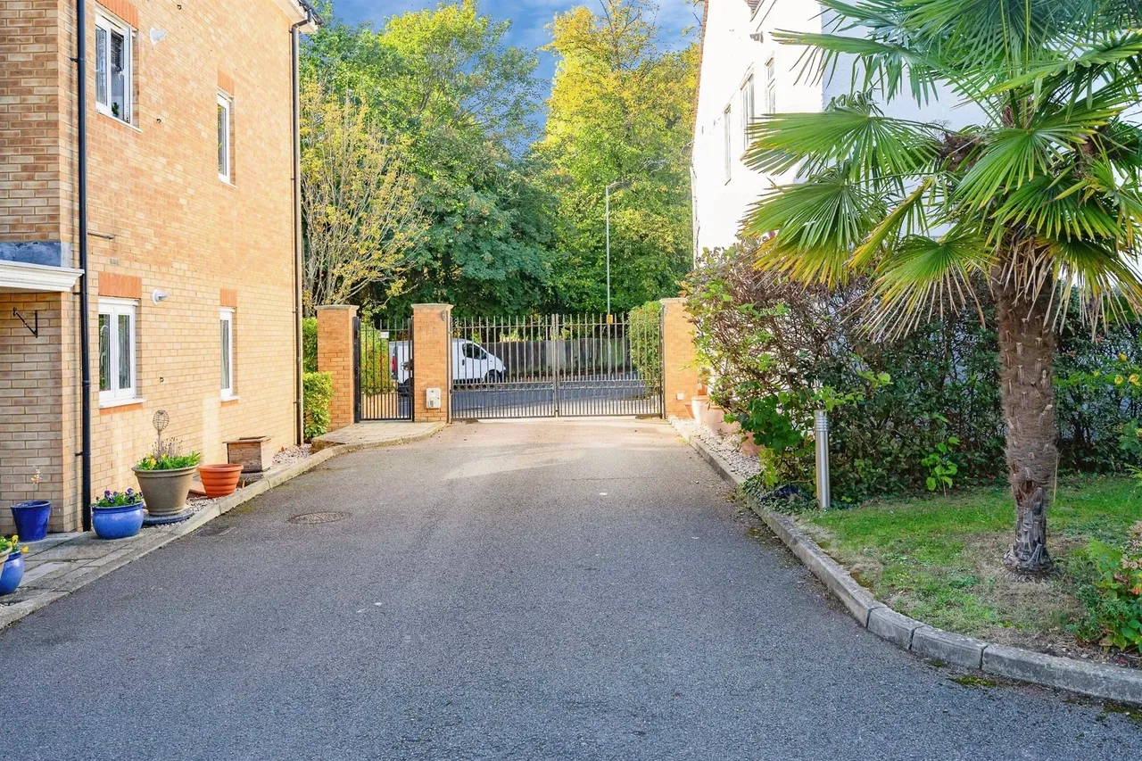 Sheepcot Lane, Watford, WD25, photo 16