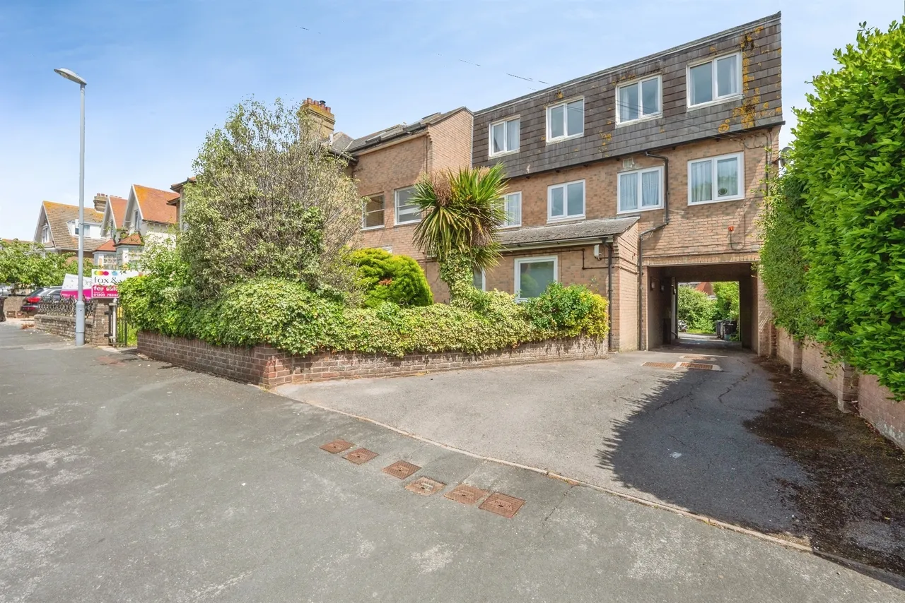 Glendinning Avenue, Weymouth, DT4, photo 2
