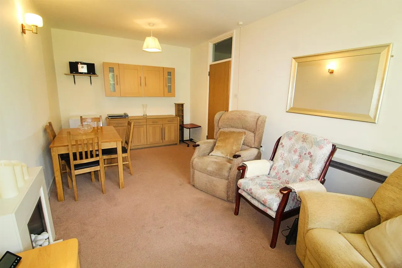 Potters Lane, Barnet EN5 5BA, photo 5