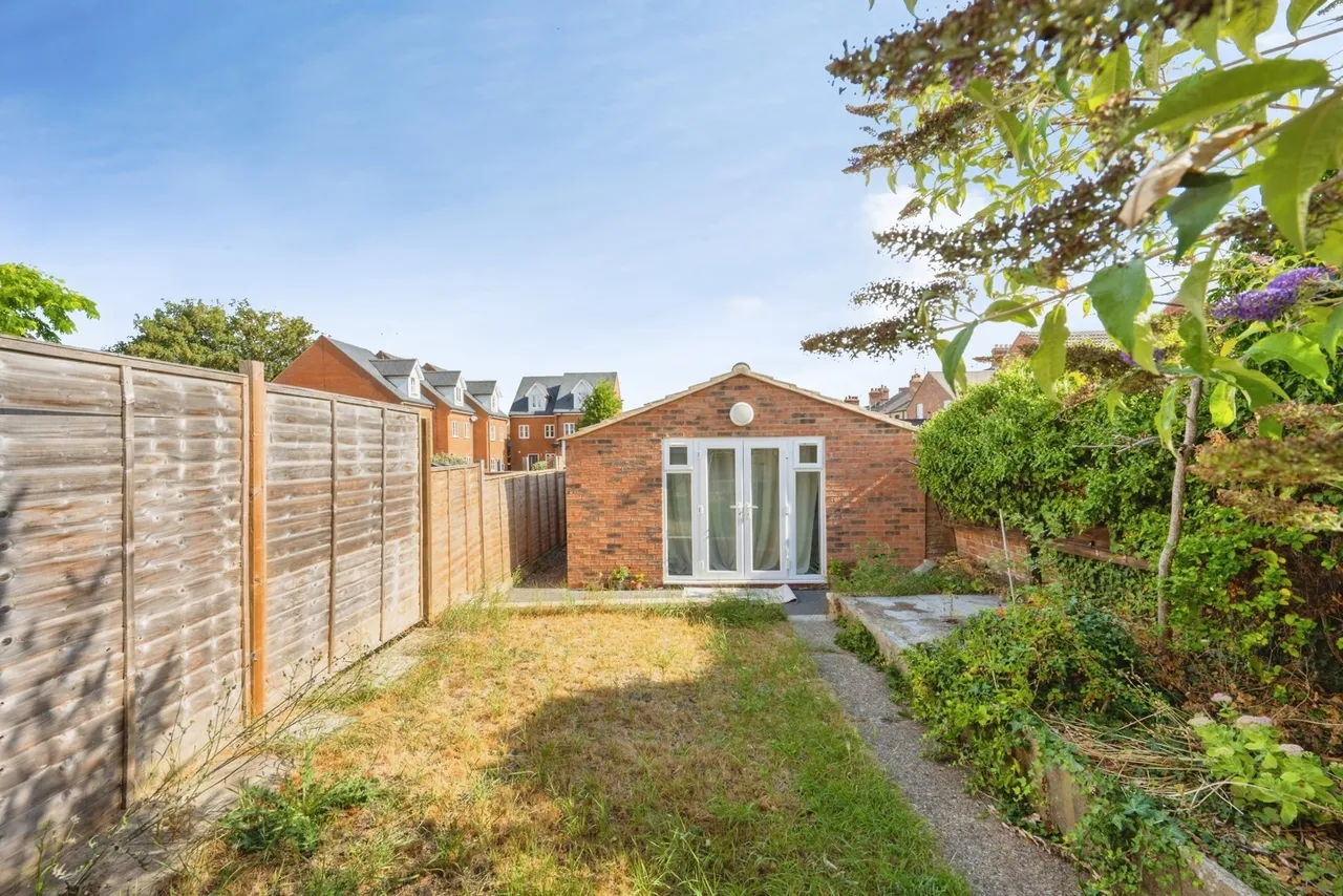 Wellingborough Road, Rushden, NN10, photo 19