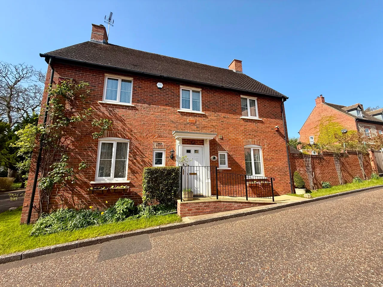 4 bed house for sale — Badgers Brook, Swindon, Wiltshire, SN4 9DG