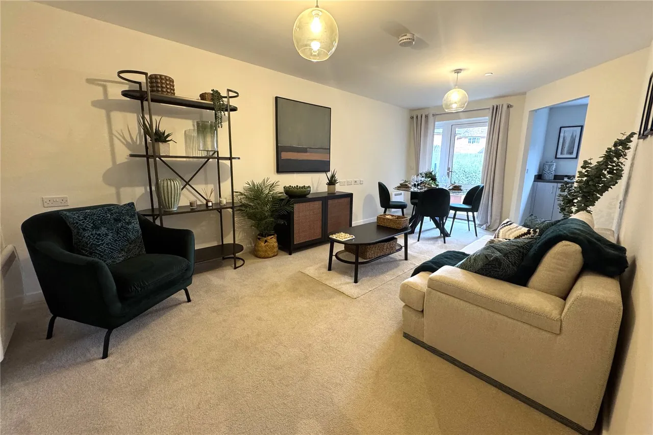 Station Road, Hook, Hampshire, RG27 9YG, photo 2