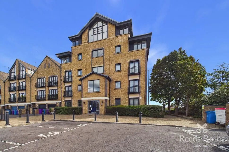 2 bed flat for sale — South Ferry Quay, Liverpool, Merseyside, L3