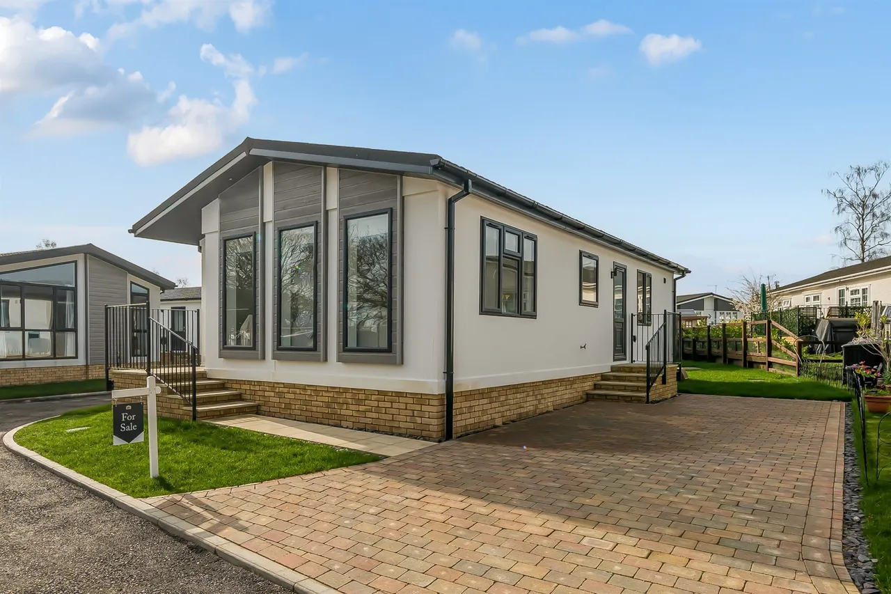 2 bed park home for sale — Blandford Road North, Beacon Hill, Poole