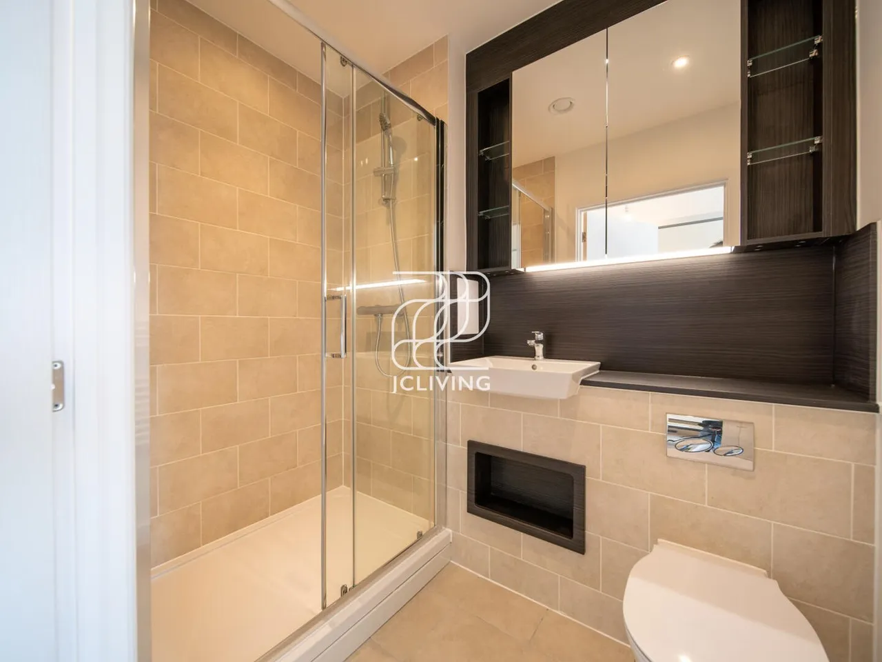 East Acton Lane, London, W3, photo 8